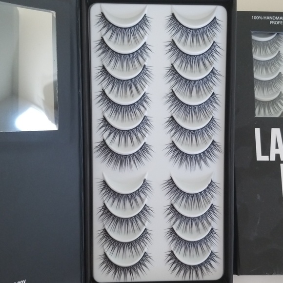 Eyelashes - Picture 2 of 2